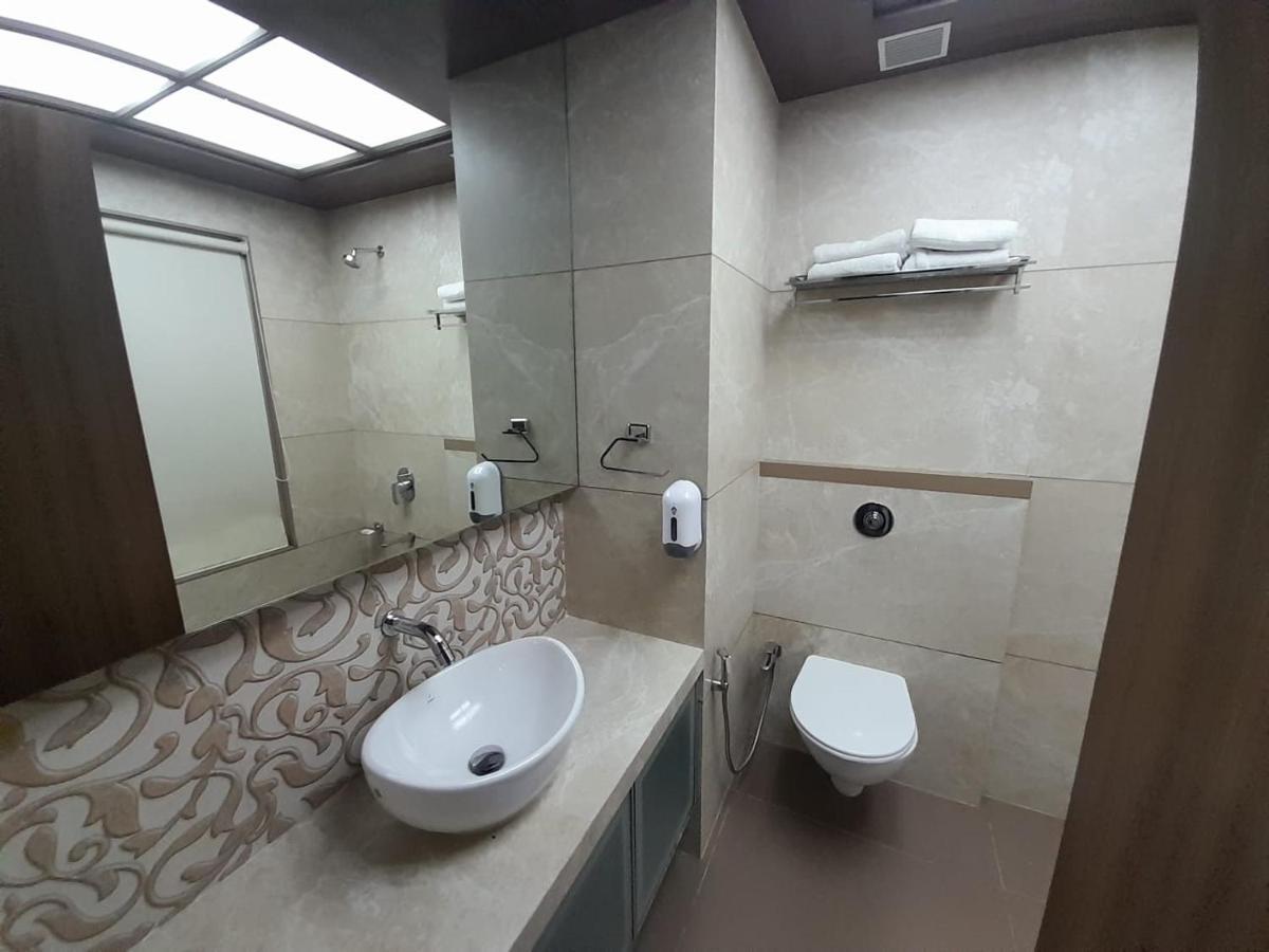 Hotel Mathoshree Thane Extérieur photo