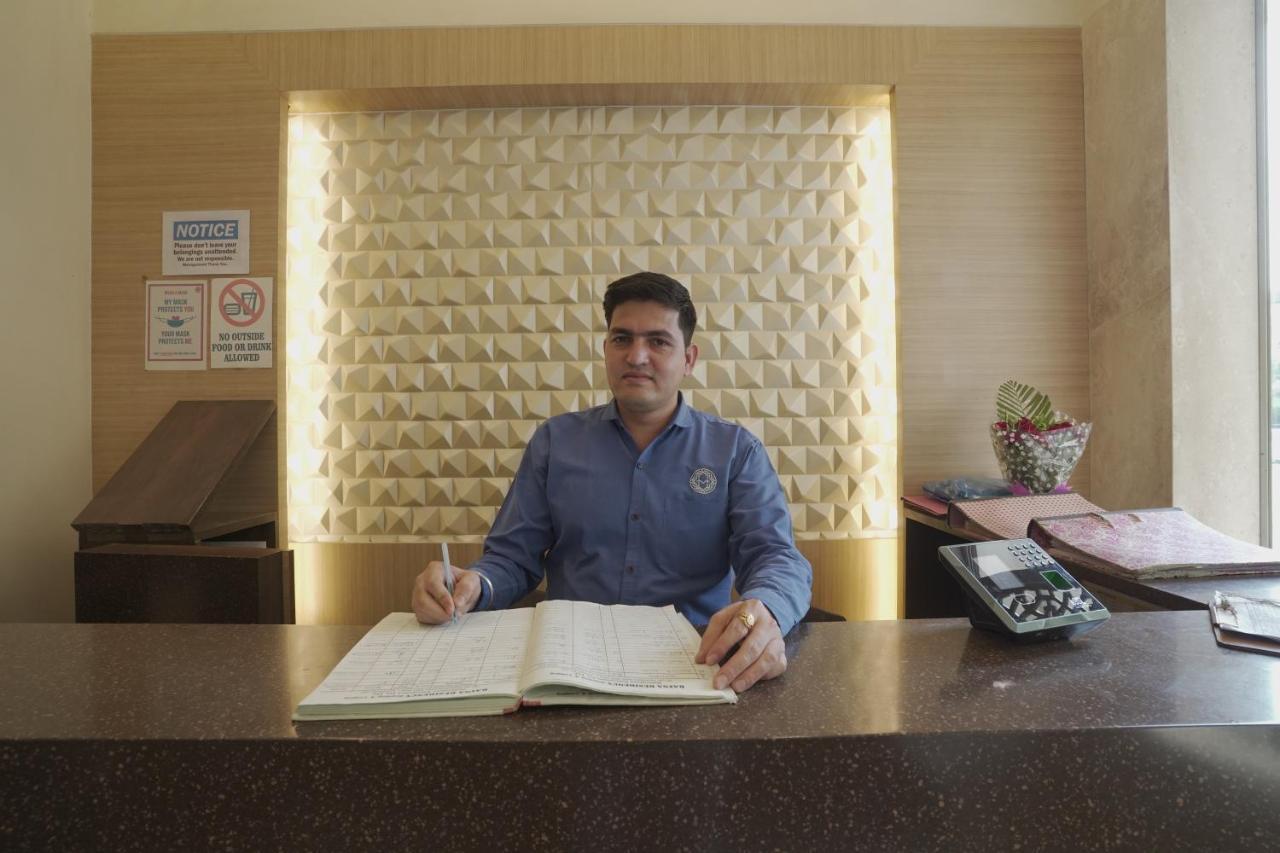 Hotel Mathoshree Thane Extérieur photo