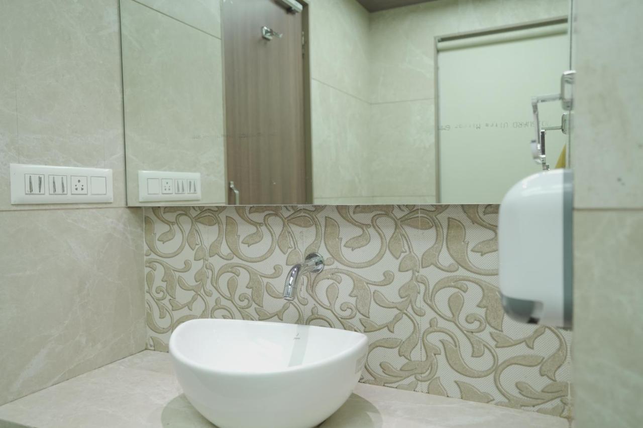 Hotel Mathoshree Thane Extérieur photo