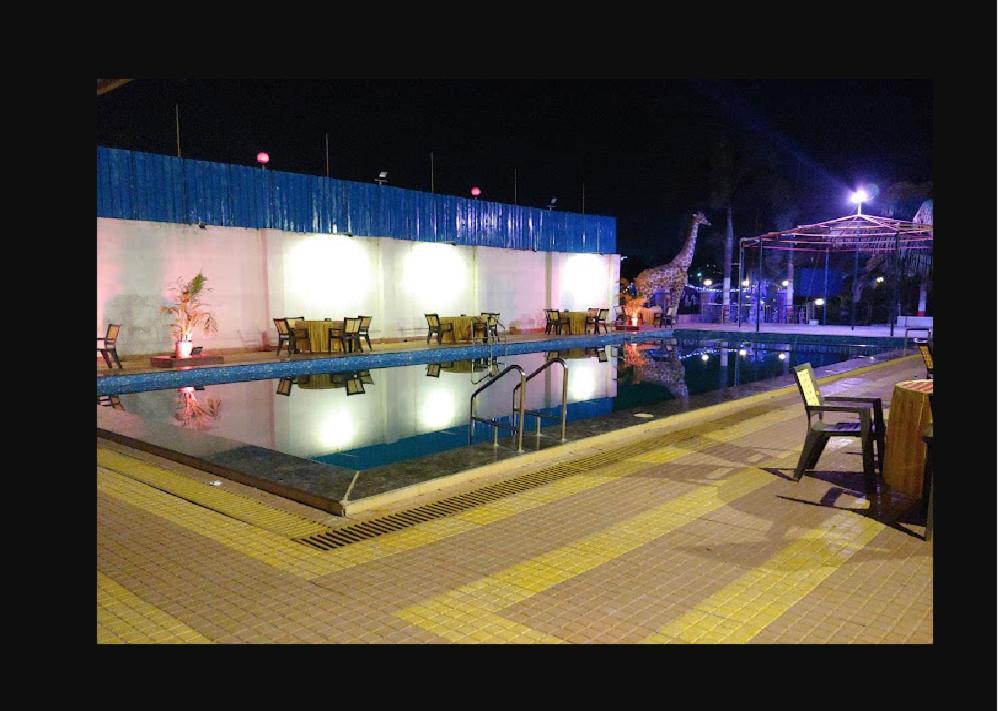 Hotel Mathoshree Thane Extérieur photo